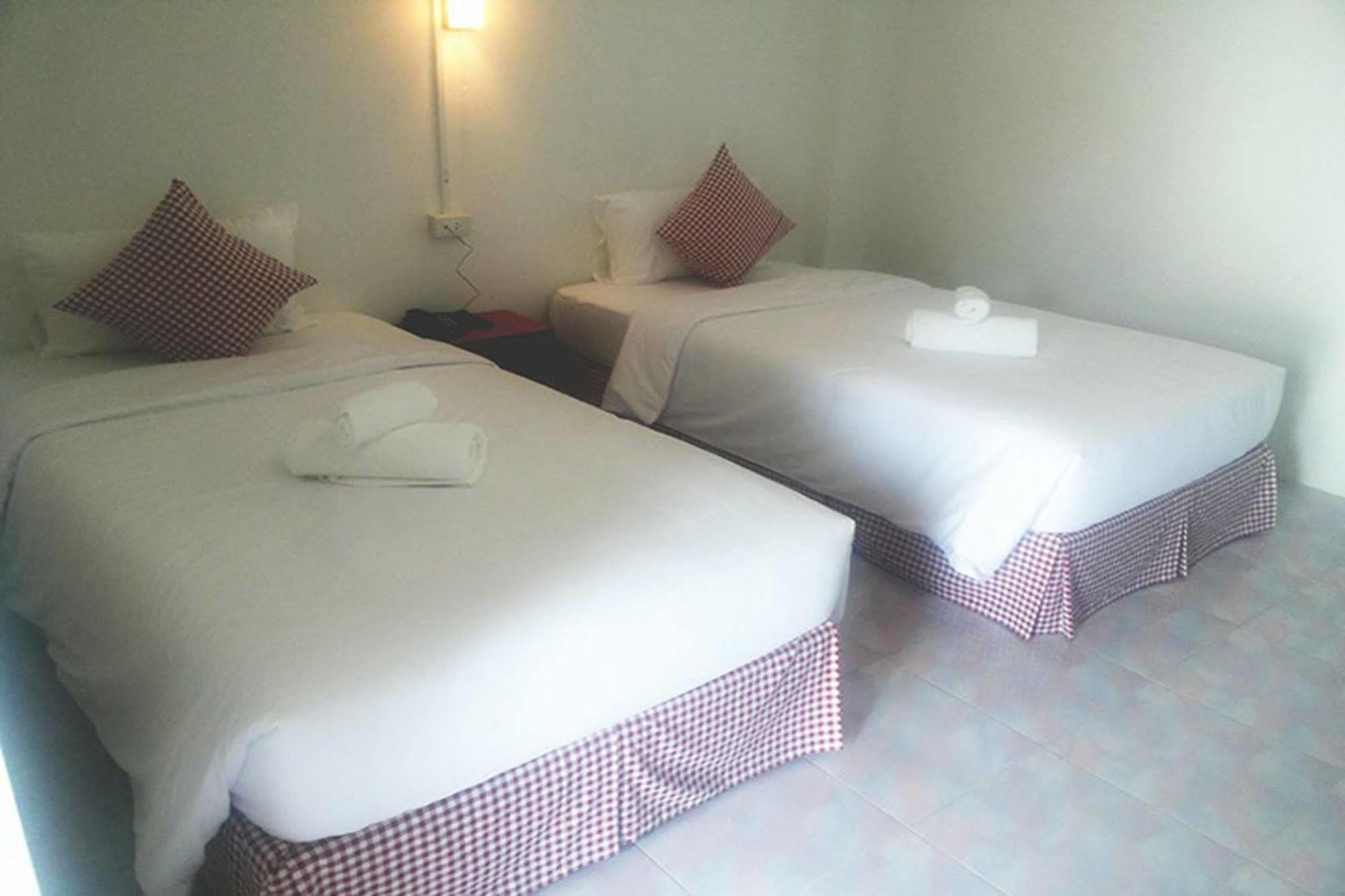 Hotel De Ratt Phuket Exterior foto